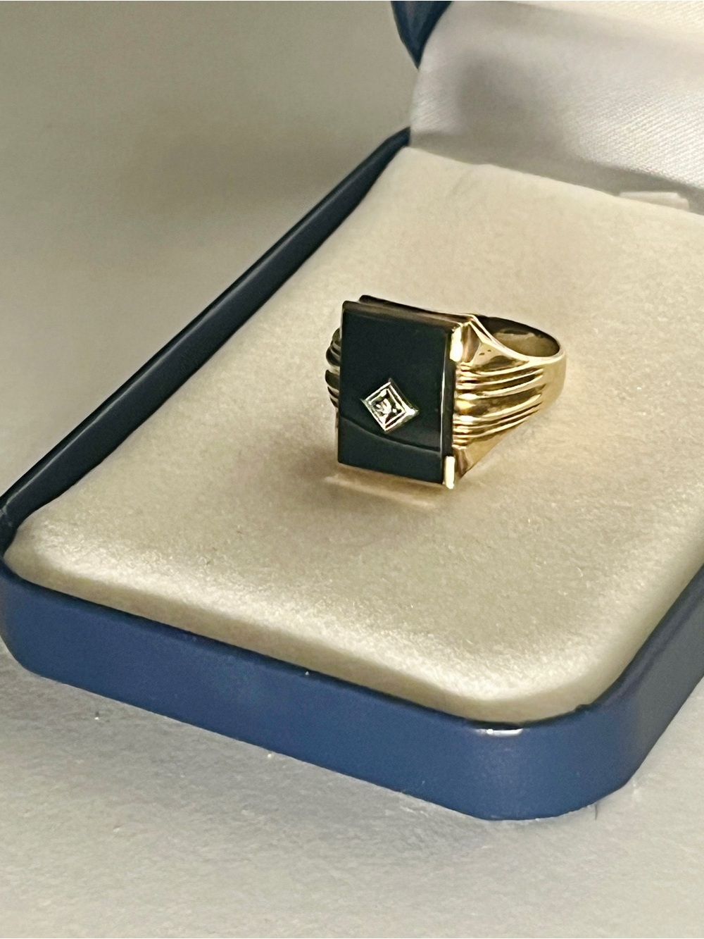 Estate Men’s Ring  | 10k Gold, Onyx & Diamond | Davidson & Son’s | Size 12 1/4 - Picture 7 of 13